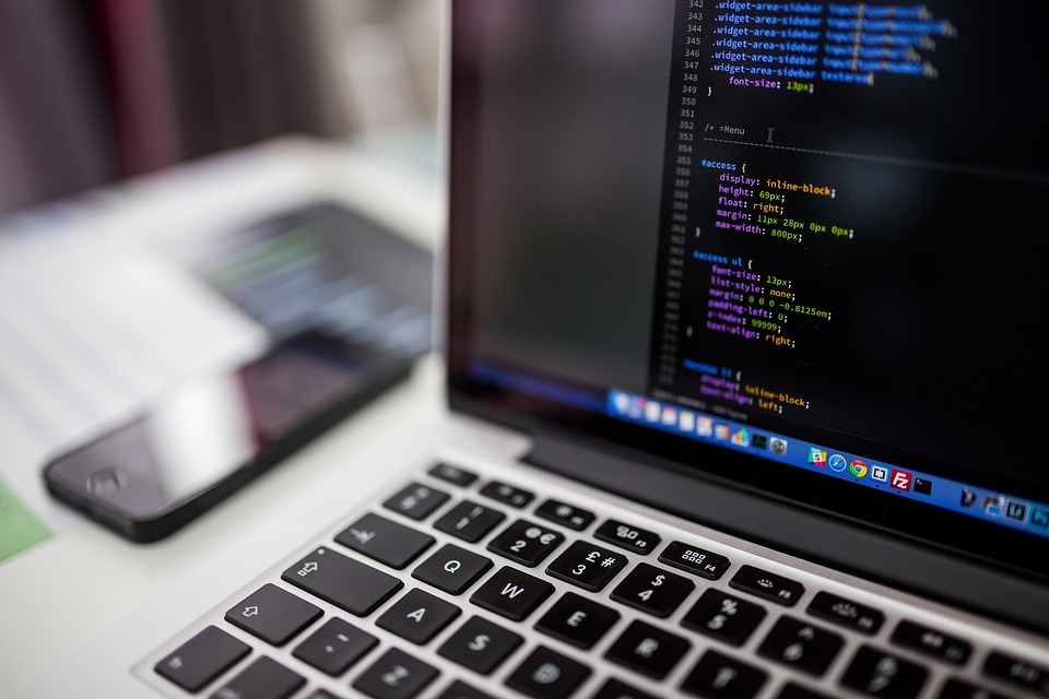 Sostenibilidad y Tecnología: Innovaciones que Están Cambiando la Forma en que Vivimos y Trabajamos